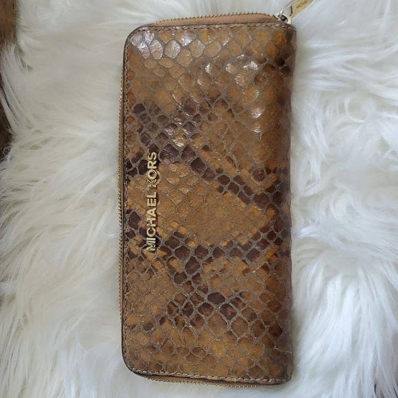 Michael purse, wallet and dust bag - Picture 6 of 14